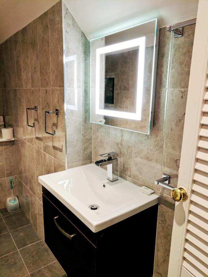 Отель Glendevon House 3*